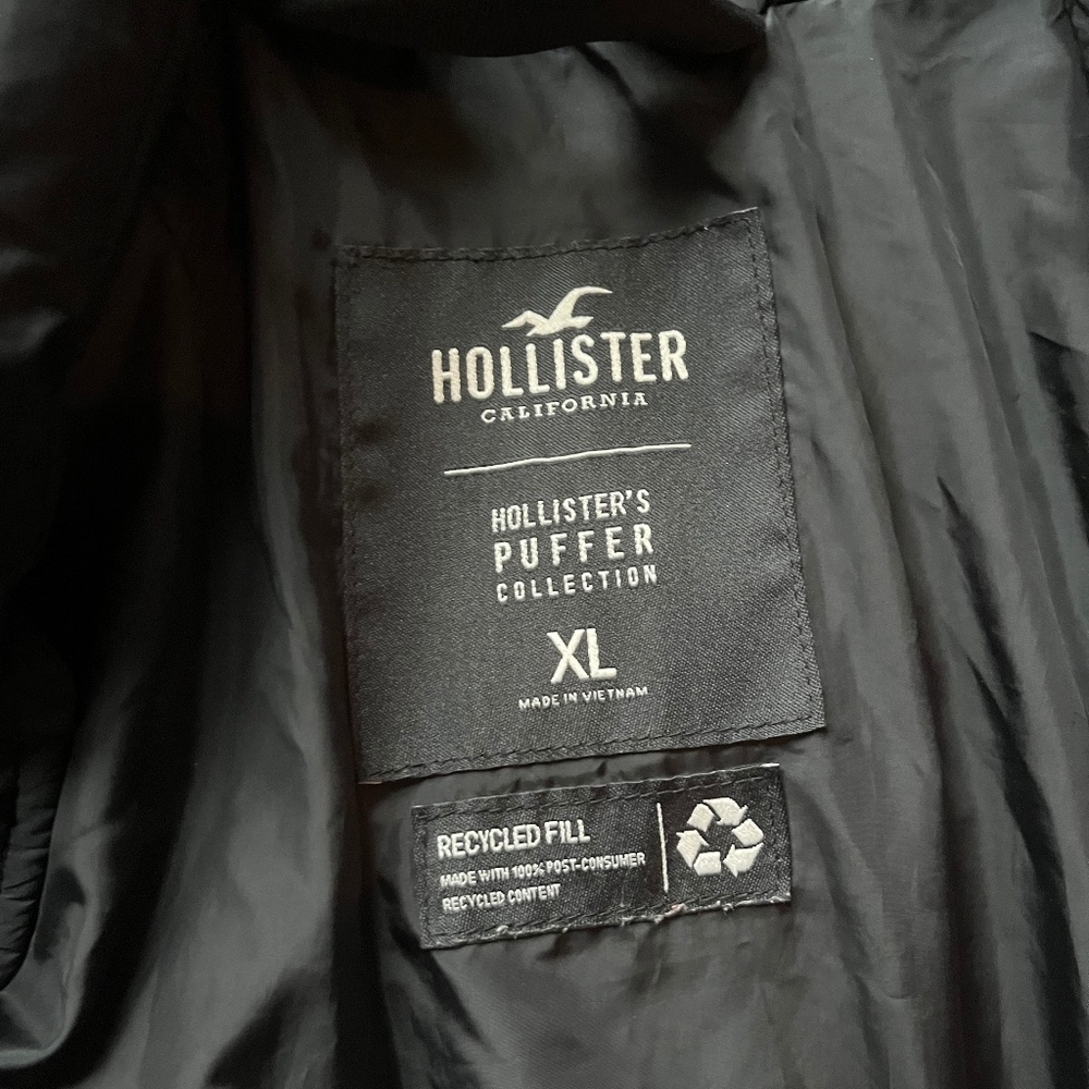 Women’s hollister puffer jacket